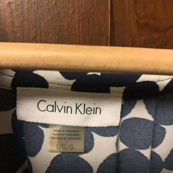 Calvin Klein Chic Cap
sleeve Polka dot Blouse size large - Picture 2 of 5